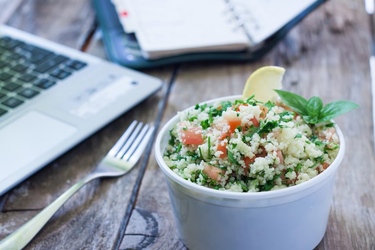 How To Eat Healthy On The Road? Here Are 8 Tips To Eat Healthy While Travelling